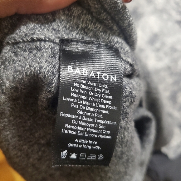 Aritzia Babaton Oversized V-Neck Sweater Front Pockets Dark Gray Size XXS/XS - Picture 6 of 9